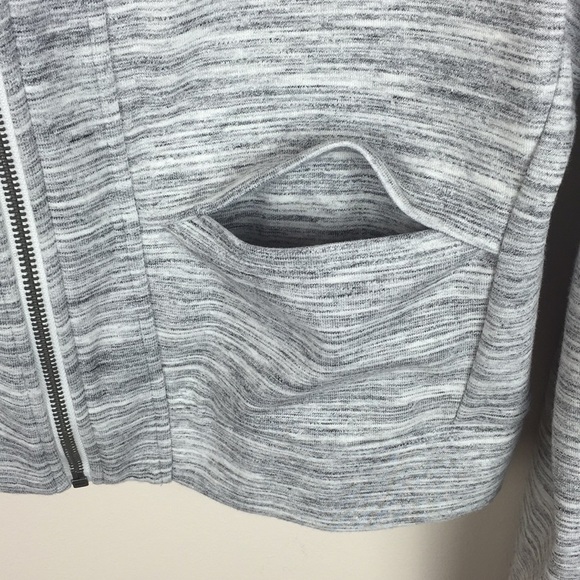 Fabletics - Magnolia Semi-Cropped Length Jacket - Picture 6 of 8